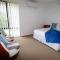 BLK Stays Guest House Deluxe Unit One Side - Morayfield