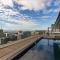 Spacious Apartment at 16 on Bree with great views