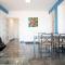 R130 Beachfront Apartment with air conditionner