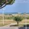 Une Escale en bord de Plage avec piscine et jardins