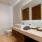 Room fully equipped with free access to Spa and Gym - 图卢姆