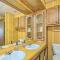 Hatch Retreat with Deck, Grill and Creek Access! - Хатч