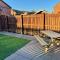 Tranquil 3 bedroom town house with Sky Glass