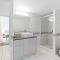6 Pacific Outlook Modern unit with lovely Ocean Views Pool in Complex Walk to Beach - Sunshine Beach