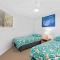 6 Pacific Outlook Modern unit with lovely Ocean Views Pool in Complex Walk to Beach - Sunshine Beach