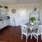 A Little Slice of Fremantle One Bedroom Character Apartment - Fremantle