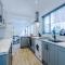 Spacious 4-bed house in Crewe by 53 Degrees Property, ideal for Business & Contractors, Great Location - Sleeps 8