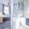 Spacious 4-bed house in Crewe by 53 Degrees Property, ideal for Business & Contractors, Great Location - Sleeps 8