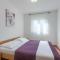 Apartments Gilly 1