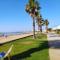 Joli appartement avec grande et belle terrasse, au pied de la plage du Grazel!