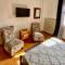 Montsenigos Garden Apartment