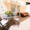 Apartamento Loft con terreno privado y parking compartido - a 800m de Playa Poniente