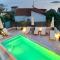 Vacation house with heated swimming pool 70 meters from the beach-Bobanac