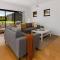 Oriana Grande- 5 Bdrm Sleeps 14 Beach View Wifi
