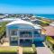 Karibu Beach Retreat- panoramic sea views 4 bdrms