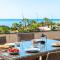 Beach apartment with terrace and private parking