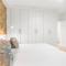 Beach apartment with terrace and private parking