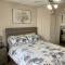 Chris Cozy Condo Commonwealth #205 Edmonton