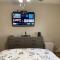 Chris Cozy Condo Commonwealth #205 Edmonton