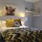 Stunning Period Townhouse with Garden, Walking Distance to Town