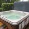 Adventure the Bruce Inn - Recently Renovated With Outdoor Hot Tub - Tobermory