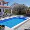 Apartment olive tree garden&poll view 4 plus 2, 130 m2 with tiki bar