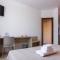 Roccabianca Rooms & Studios