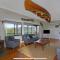 3 Bedroom Lakeview Cottage with Drying/Bike Room