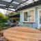 WindanSea Cottage Pet Friendly Ocean Glimpses