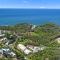 MAIN STAY - 100m to patrolled beach, pool, wifi, close to cafes - Point Lookout