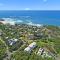 MAIN STAY - 100m to patrolled beach, pool, wifi, close to cafes - Point Lookout