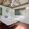 MAIN STAY - 100m to patrolled beach, pool, wifi, close to cafes