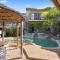 MAIN STAY - 100m to patrolled beach, pool, wifi, close to cafes