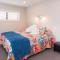 Poolside Retreat - Picton Holiday House Waikawa - 皮克顿