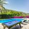 Villa Cau by Villa Plus