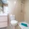 Stunning 2 Bedroom 2 Bathroom Town House - CE7LT