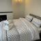 Impeccable 2-Bed Apartment in Eastbourne