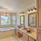 Redding Getaway with Hot Tub and Outdoor Kitchen! - Redding