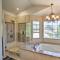Redding Getaway with Hot Tub and Outdoor Kitchen! - Redding