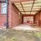 Modern 3 Bedroom 2 Bath House with Parking by 360Midlands Wednesbury, Birmingham