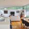 Stylish Holiday Home opposite Surf