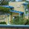 Stylish Holiday Home opposite Surf