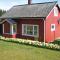 Lovely Home In Vågstranda - Hjelvik
