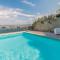 2 Bedroom Amazing Apartment In Koper - 科佩尔