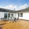 4 Bedroom Cozy Home In Auklandshamn