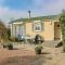 2 Bedroom Nice Home In Tzummarum