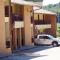 Holiday Lodge & Suites