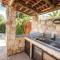 3 Bedroom Nice Home In Laatchi