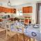 Beautiful Home In Rochefort Du Gard With Kitchen - Rochefort-du-Gard