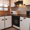 Lovely Home In Bodenfelde With Kitchen - Amelith